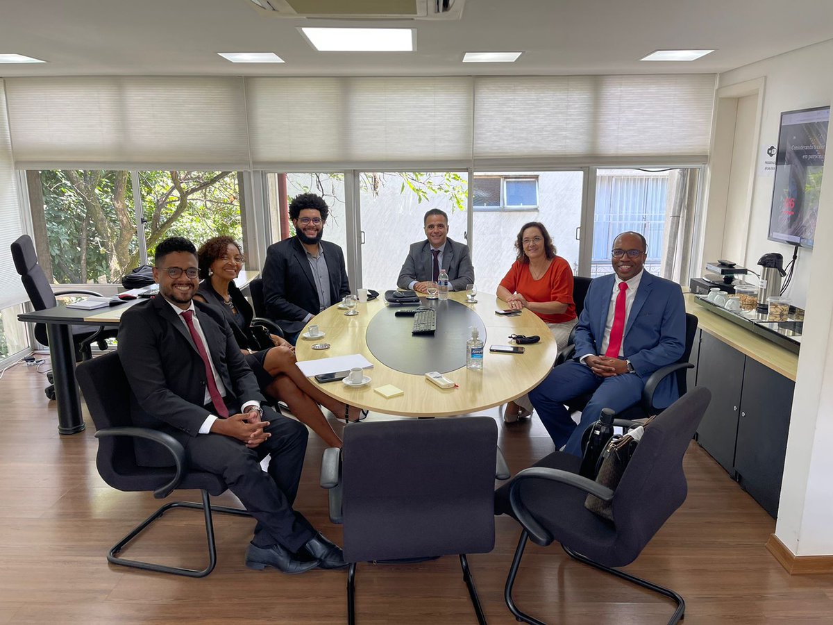 oalexteixeira's tweet image. Aos poucos, vamos construindo e dando encaminhando à nova gestão da Comissão de Promoção da Igualdade Racial da OABMG. Em coletividade e valorizando os passos já percorridos, vamos dar continuidade a essa luta. #CPIR #IgualdadeRacial