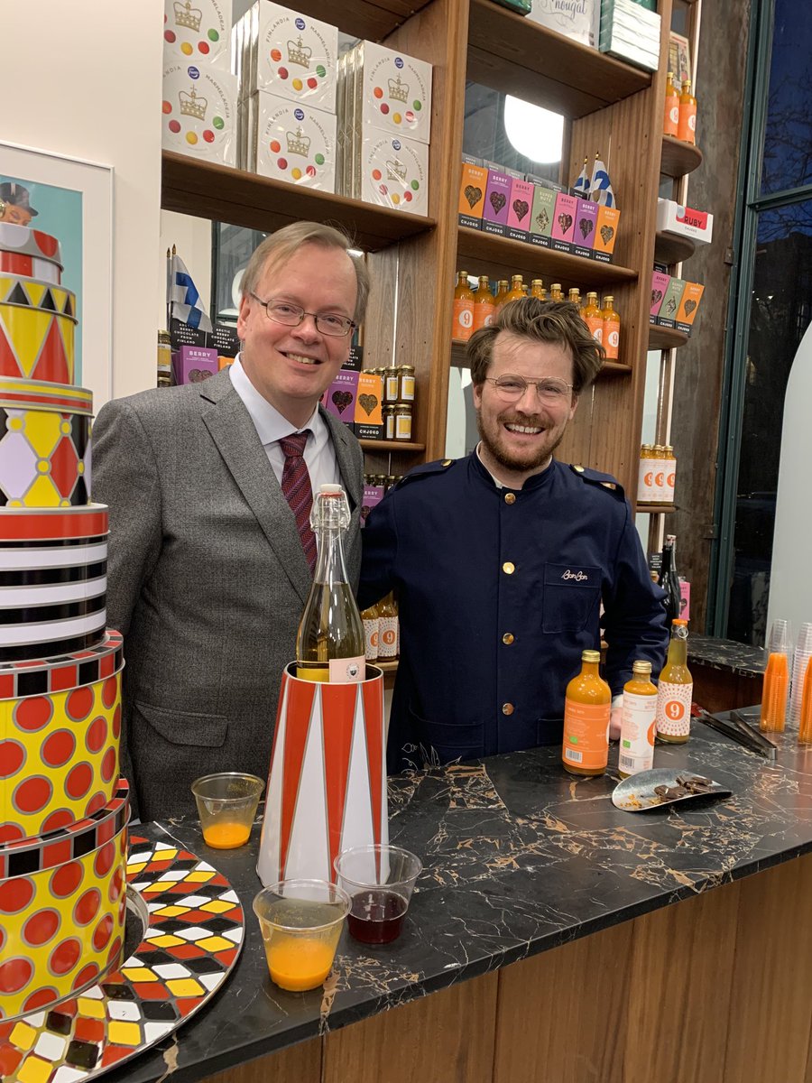mikakoskinen10's tweet photo. #BonBonNYC, a Swedish candystore with shops both on Manhattan and Brooklyn here in New York presented a selection of delicious Finnish chocolate, sea-buckthorn berry juice and other delicacies.

All sustainable, high-quality products. Thank you for hosting #Finnvasion https://t.co/acnaqZx6Va
