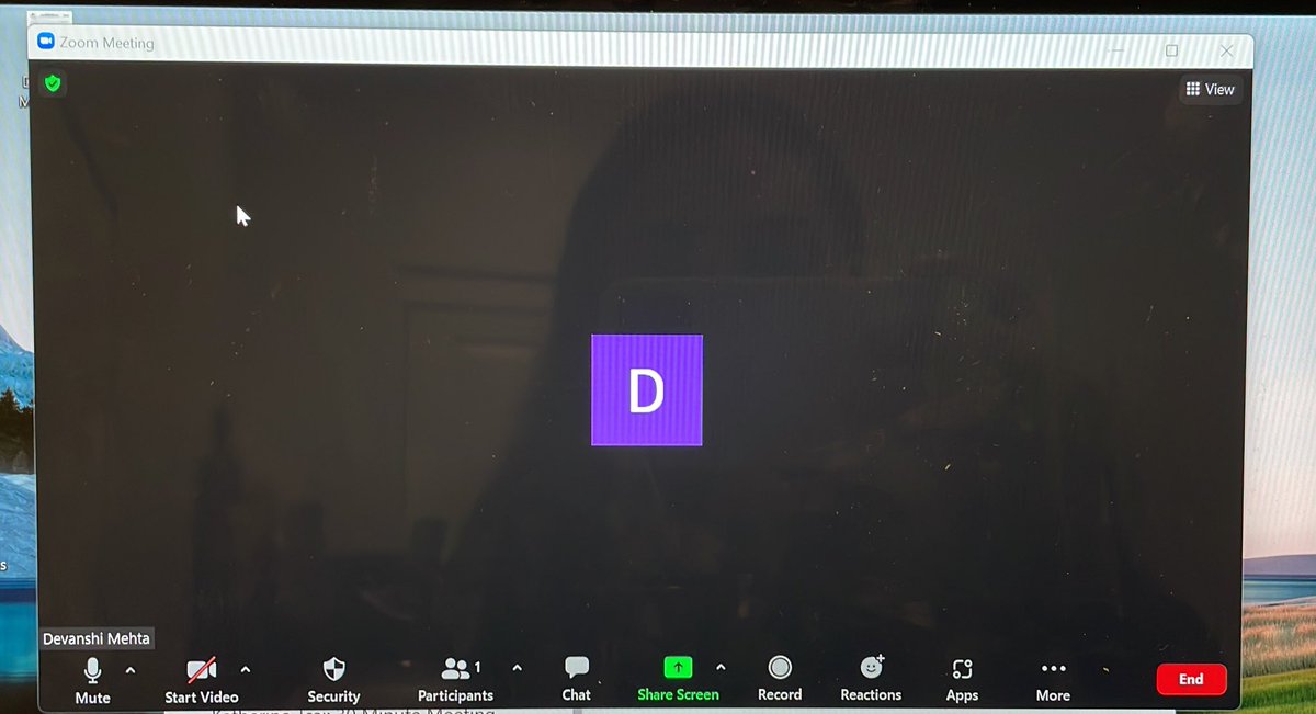itsdevanshi's tweet photo. Every time I’m the first person in a zoom, I wonder whether I joined the wrong link @Zoom maybe I’m missing something but where can I find the meeting title once I’m in a call? https://t.co/o94oBLtszV