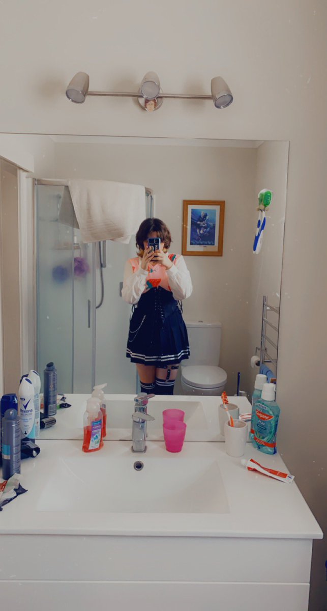 lonelyf1sh's tweet photo. but also he kinda cute https://t.co/YnaBzT85GJ