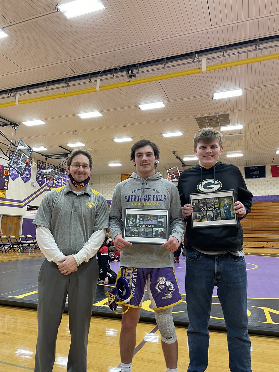Sheb_Falls_HS's tweet photo. Senior night for wrestling! First match 6:30 #thankyouseniors @kkrutzik @SFHSSTUSECT https://t.co/nQTVNzZGZA