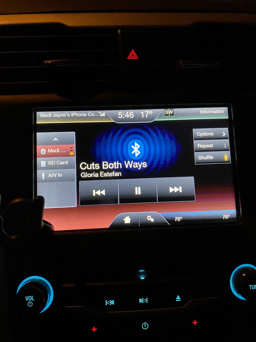 madijayne2's tweet photo. Do you see that 17°?! Yeah, it’s feckin’ freezing! And that’s WITHOUT the wind chill. With it, it’s 3°! I hate it here in the winter 🥶❄️ Also. Of course I’m listening to @GloriaEstefan’s #Brazil305 version of Cuts Both Ways. That Cuíca just does something to me. 🥰 <swoon> https://t.co/XrVYkhgEme