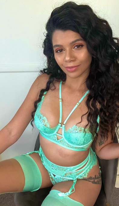 My first year in porn has been so amazing and I&rsquo;m so grateful 🥰   Vote for me for hottest newcomer if