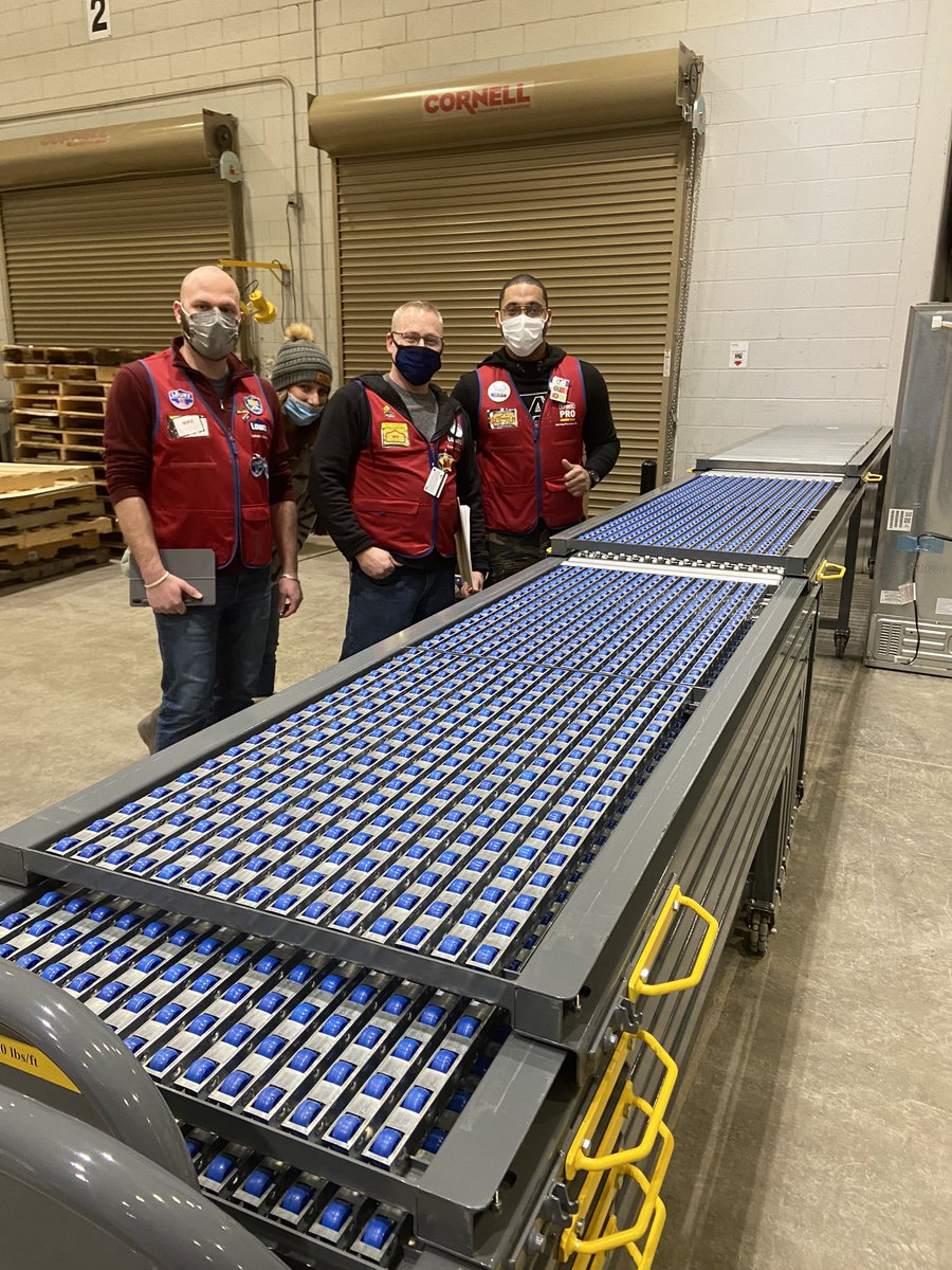 WileyLorena's tweet photo. Recognition for 1934on driving back end processes  @DaniPedullaHR @DamonBennettR7 @LowesRegion7 @LowesMtPocono @CherylMCBRIDE12 @JrKaub 
thank you team @marcmitchellR7 I love their new conveyor! https://t.co/l71in87QsC