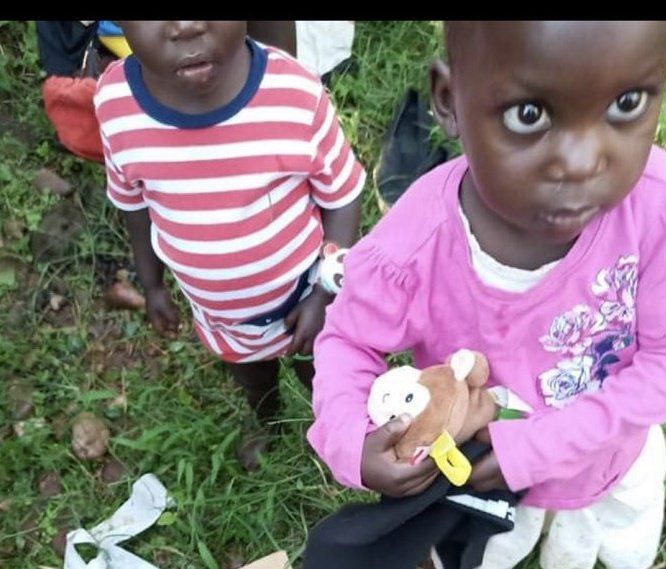 AmeriCannaBlunt's tweet photo. DYK there's 50 million + orphans in #Uganda
These kids are raised by a young uncle & grandmother.
God's Storehouse in Tennessee sent a clothing & toy box . The kids had never received mail 💌
The goal is to raise $250 p/ child for school.
#Crypto #NFTCommmunity
#GotHeart 🙏🏾💞 https://t.co/qSzyVDvu7n