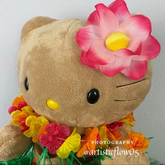 PlaidPosh's tweet photo. So good I had to share! Check out all the items I'm loving on @Poshmarkapp from @GuitarJill #poshmark #fashion #style #shopmycloset #michaelkors #buildabear #hollister: https://t.co/GY3UKKGYSi https://t.co/japato652r