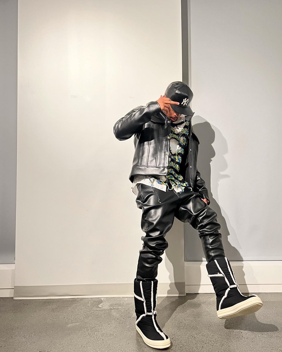 _donjayy's tweet image. high maintenance.