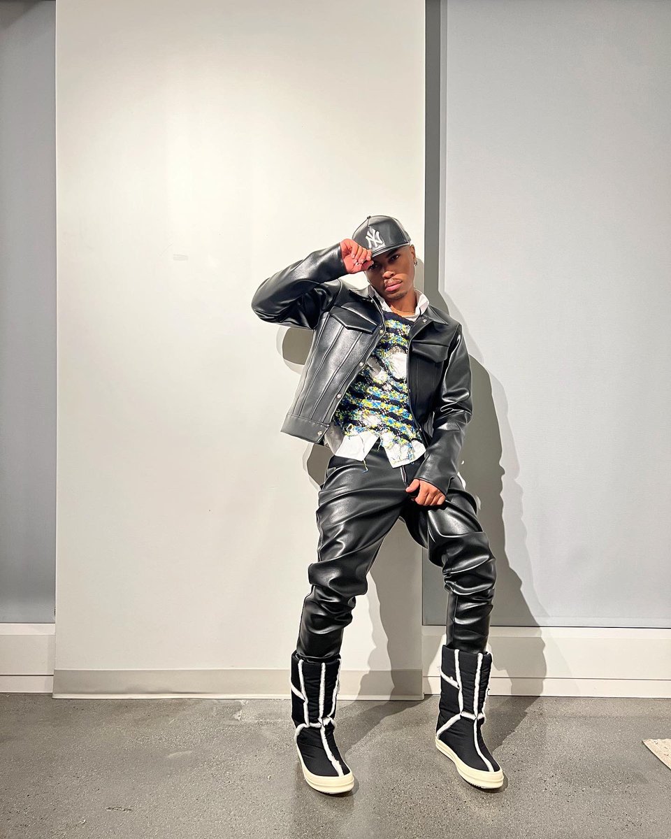 _donjayy's tweet image. high maintenance.