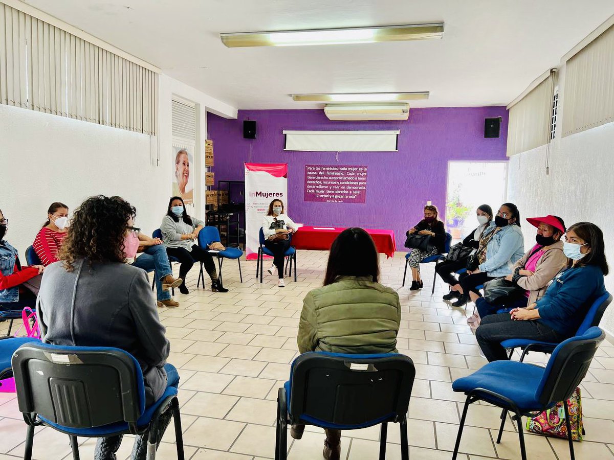 carmenjuliagdl's tweet photo. Después del esfuerzo y empeño que le pusieron, desde el @InMujeresGDL  reconocimos a las mujeres que participaron en los talleres de los Grupos de Ayuda Mutua (GAM) para fortalecer sus capacidades para la autonomía y el empoderamiento.
Gracias por su interés.

#LaCiudadQueQuiero https://t.co/kWGfqnhje5