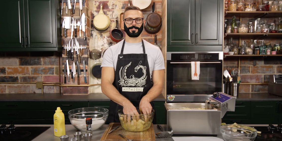 Binging with Babish, is that you? 