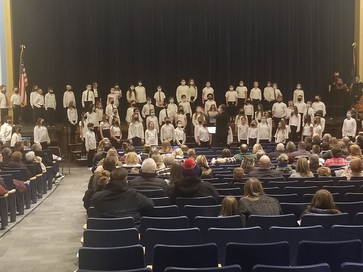 jmakpinehurst's tweet photo. Congratulations to our 5th Grade Chorus on their performance this evening! https://t.co/8KxKggnAct