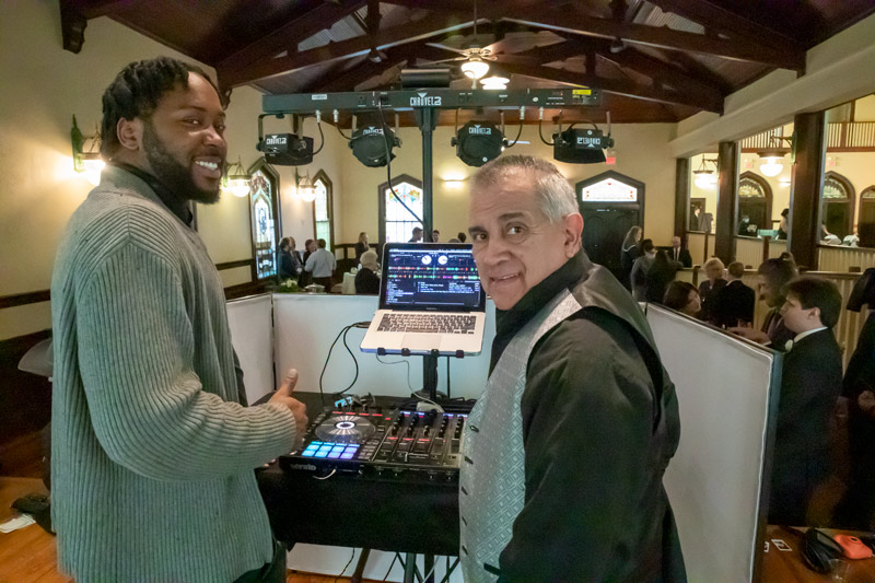 Whether you hire a DJ or use own music from your device via bluetooth, our new sound system offers unlimited flexibility for your event. Both the Lyceum and the smaller Lyceta room (shown here) have their own speakers that can be used independently or shared! 😀👍