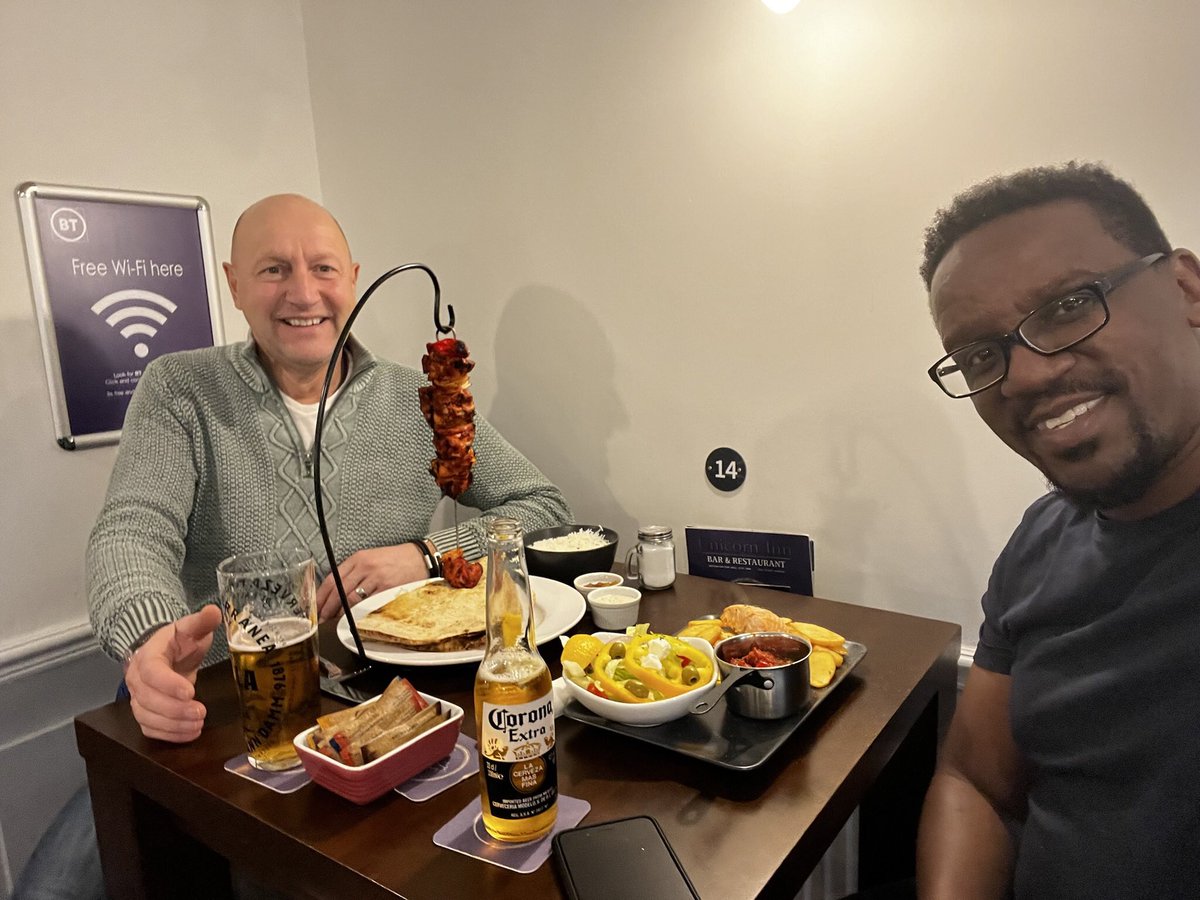 bentleyinfluenz's tweet photo. Boys out for food.. https://t.co/NN6RjlUHMl