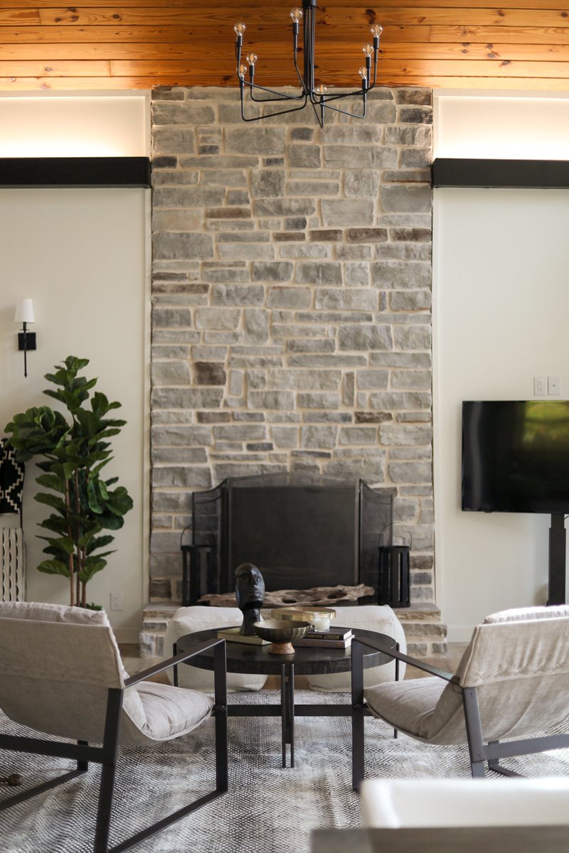 GlenGeryBrick's tweet photo. Our latest blog post will take you to a 1990’s fixer upper lake house in Tennessee. 

Click to see how about they flipped it! 
https://t.co/EF3JsgrssP

#glengery #architecturedesign #archdaily #stone #stonefireplace #privateresidence #residence #stonehome #lakeside #lakehouse https://t.co/rfKIacyIbc