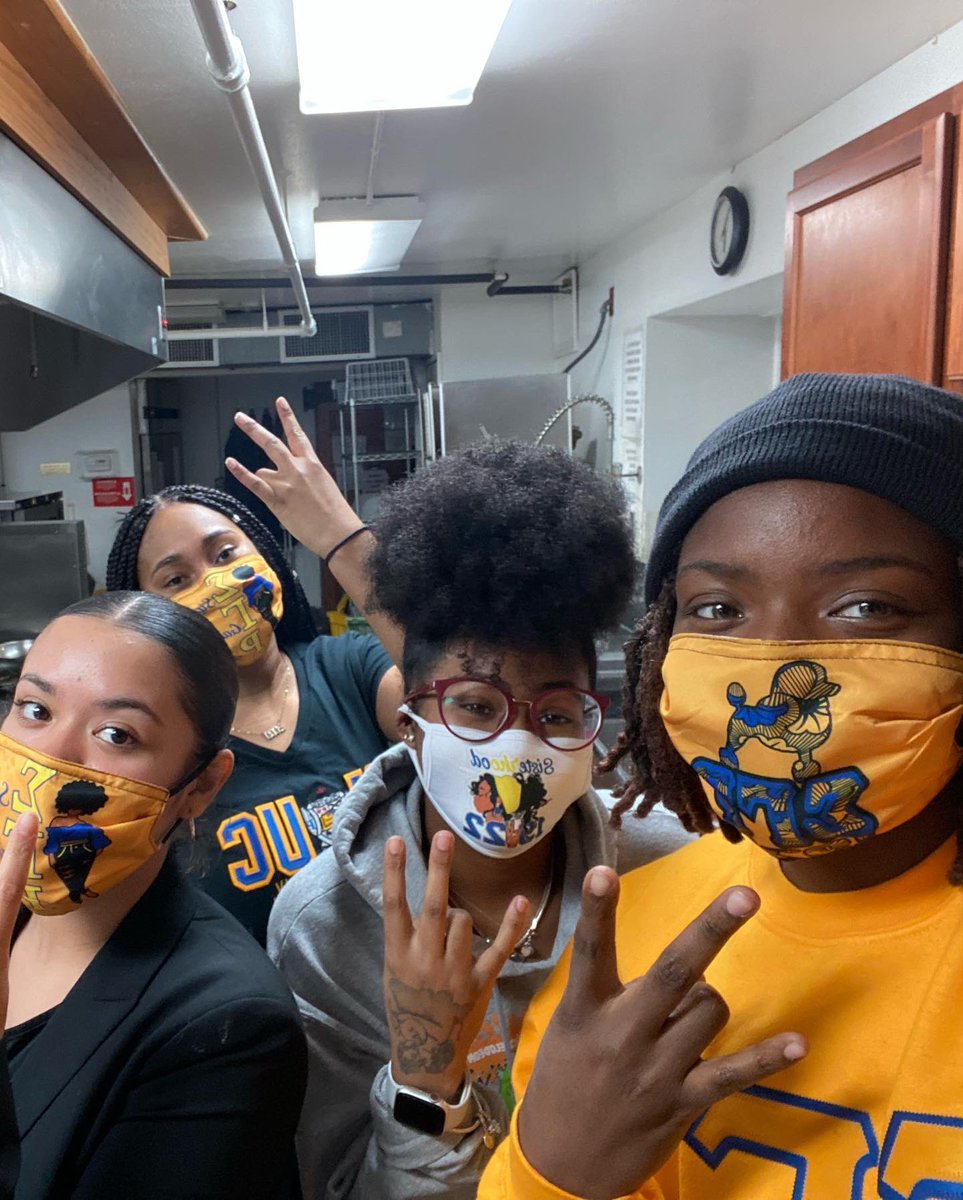 Today the poodles cooked and served food at the Lighthouse Homeless Shelter 💙💛
