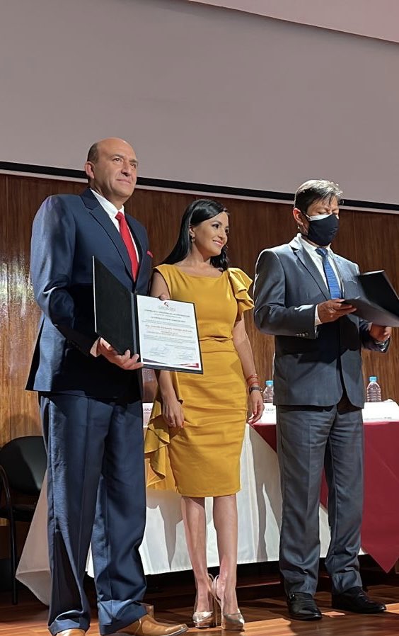 blasco_p's tweet photo. Mi más sincera felicitación al Ing. Leopoldo Ocampo por su posesión como Presidente de la Cámara de la Industria de la Construcción #CAMICON https://t.co/b4Kp7Xzxoe