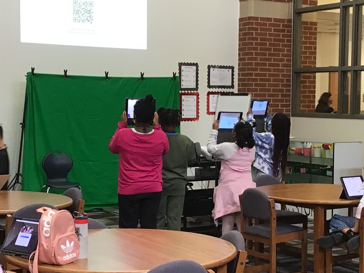 amy thompson tweet media