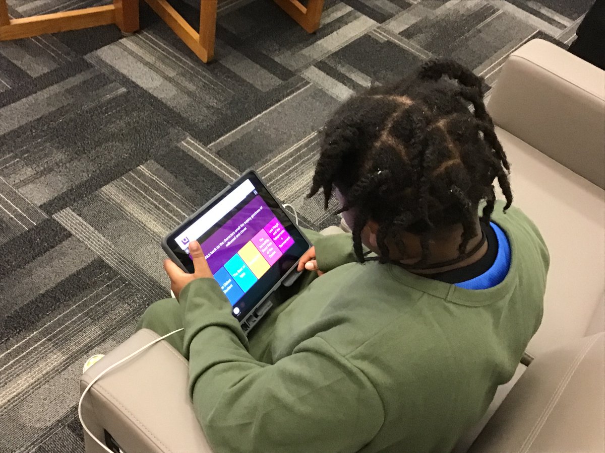 amy thompson tweet media