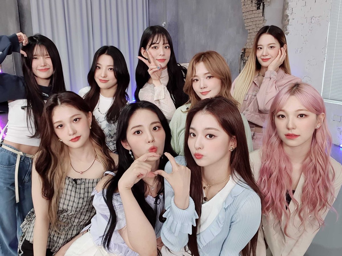 ‹     ✈     ˖     𝐏𝐑𝐎𝐌𝐈𝐒_𝟗     こ.     nᥱw     =͟͟͞͞     𝘂𝗽     _☆     dɑtᥱ     ❜     #JUSTBCB   ▹

Mucha foto grupal porque no nos decidimos cuál enviar al comeback de nuestros tiesos favoritos, <a href="/justbtwt/">‹ @_ JUST B : 🖤 *</a>. Los keremos y sale beso entre todos o nos desmayamos.