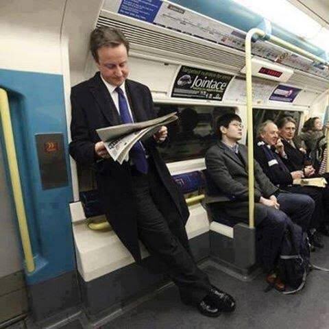 RidNgemil's tweet photo. @mulstiyawan @TofaTofa_id Di luar negeri biasa aja tuh. Sekelas perdana menteri inggris David Cameron juga naik kereta dan gak ada tuh yg ngajak ngobrol. Maennya jauhan dikit lah jangan di kurungan ayam terus https://t.co/qoxDHyPudG
