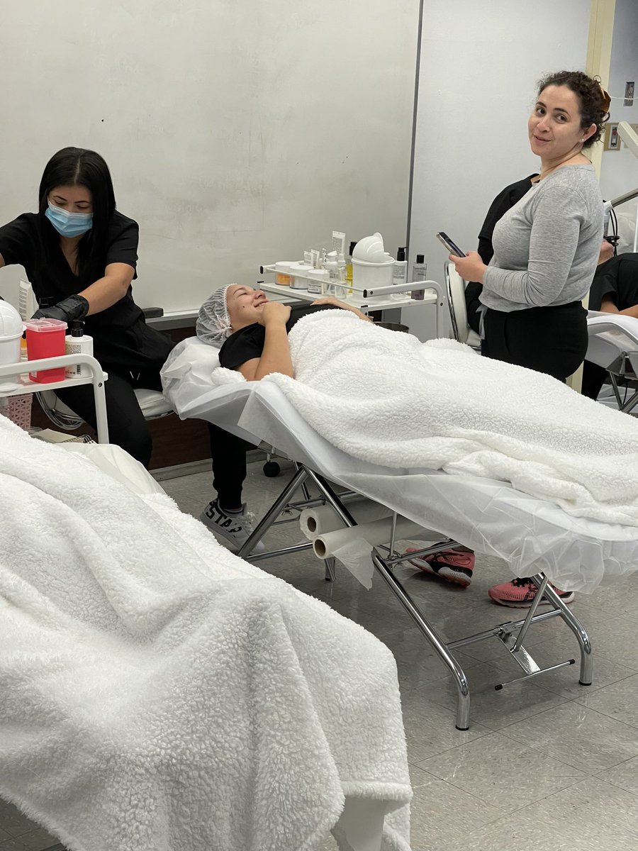 CoralParkAdult's tweet photo. Facials are a favorite in our cosmetology classes! Register now! 💆🏼‍♀️💅🏼🧖🏻‍♀️#cosmetology #Adulted #MDCPSAdultEd #nothingstopslearning https://t.co/0KckFIFjPx