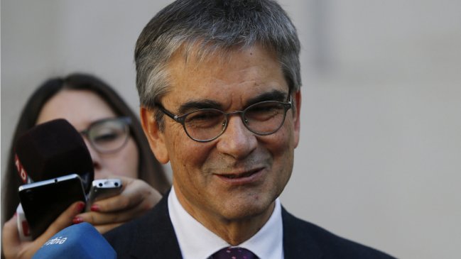 Cooperativa's tweet photo. #Gabinete de Boric: Presidente del Banco Central, Mario Marcel, asumirá como nuevo ministro de Hacienda #CooperativaContigo https://t.co/XdG9iaefI5 https://t.co/DRYwEAMTPh