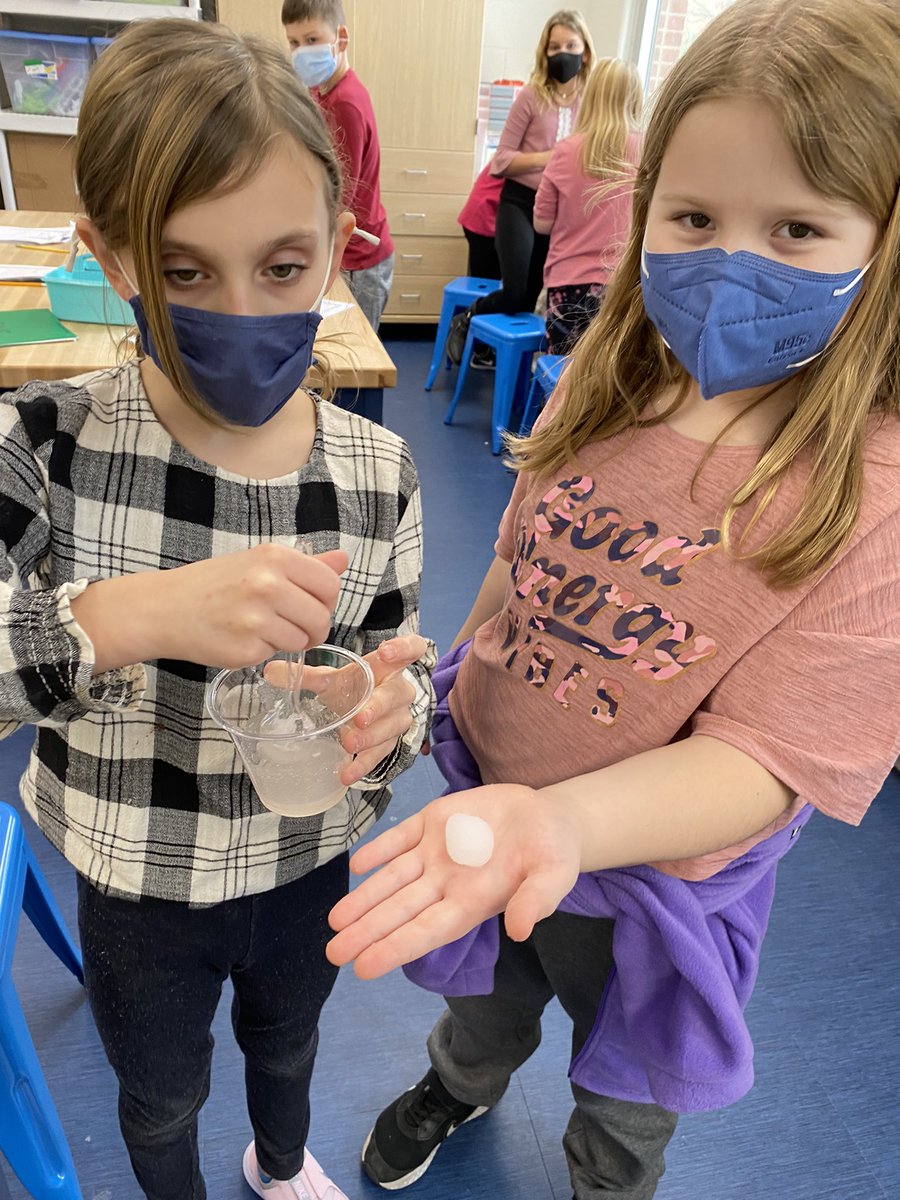 MrsMillerin207's tweet photo. Science experiment with synthetic polymers and converting solids to liquids with the States of Matter! #sciencelab #creationspace #ewpride https://t.co/EZztAVEbpm