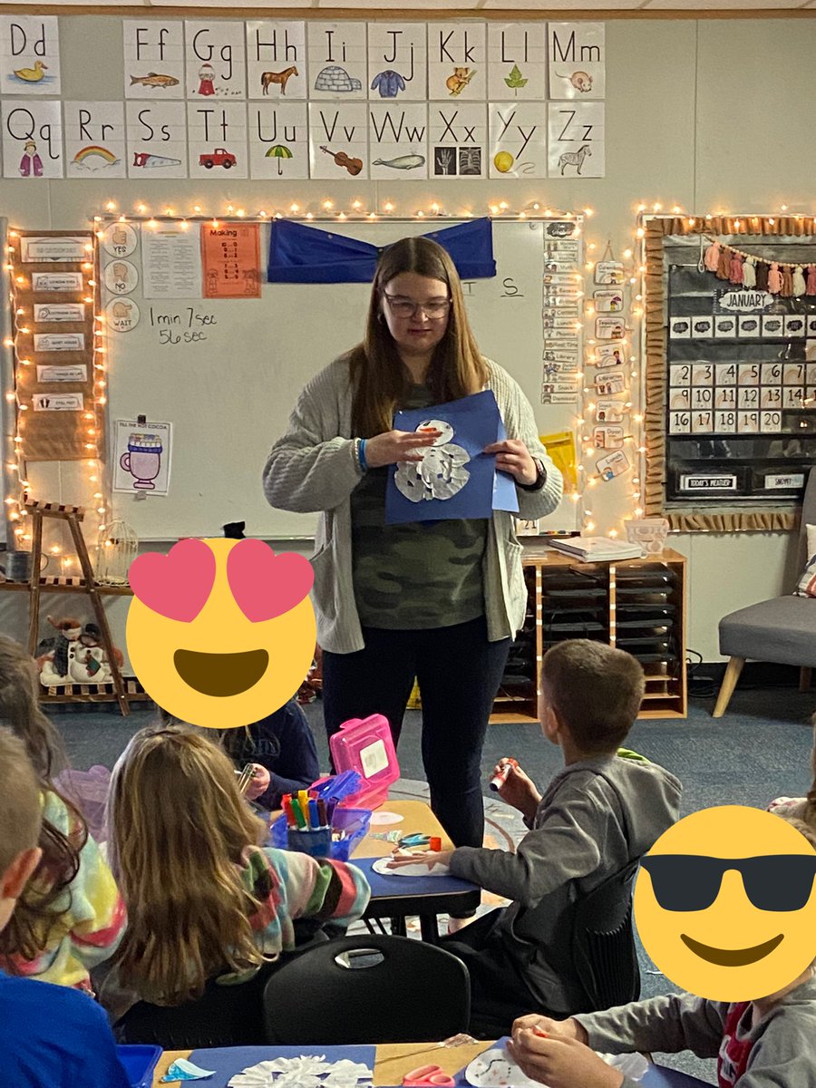 nichole_dew's tweet photo. Miss Anne planned and carried out an engaging snowman lesson with her kindergartners. She even tied her activity together with a cute poem.โ๏ธ #TeachingProfessions @NWTechSchool https://t.co/4eRUz2canE