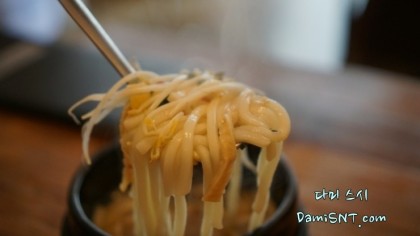 부드러운 뚝배기 우동면