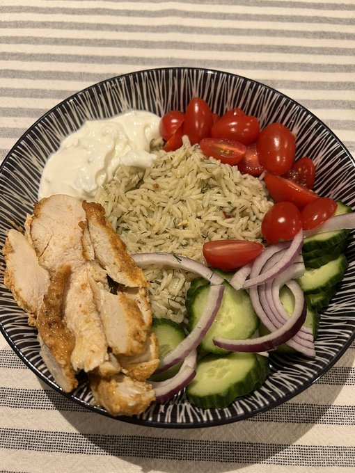 My dinner was so good tonight 🤤 https://t.co/6fJttCLMAl