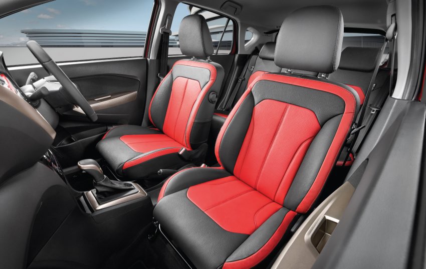 KLperodua's tweet photo. Hi assalamualaikum! 
 
Kepada sesiapa yang merancang nak beli kereta Perodua, Proton atau Honda, boleh DM atau Whatsapp untuk sebarang pertanyaan 🚗 

Pakej fresh grads available!
(T&amp;C applies) 

https://t.co/ZrkOPielBv https://t.co/oAIXS6y7uc