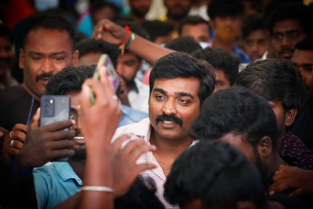 update_msvs's tweet photo. Pic of the day 😍👌 Makkalselvan For Reason 💐
@VijaySethuOffl #Noneedcaption
#Makkalselvan #VijaySethupathi https://t.co/w90kdqowDW