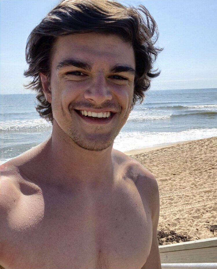 llintty's tweet photo. petition for foolish to grow out his hair https://t.co/CAOtCAJxXJ