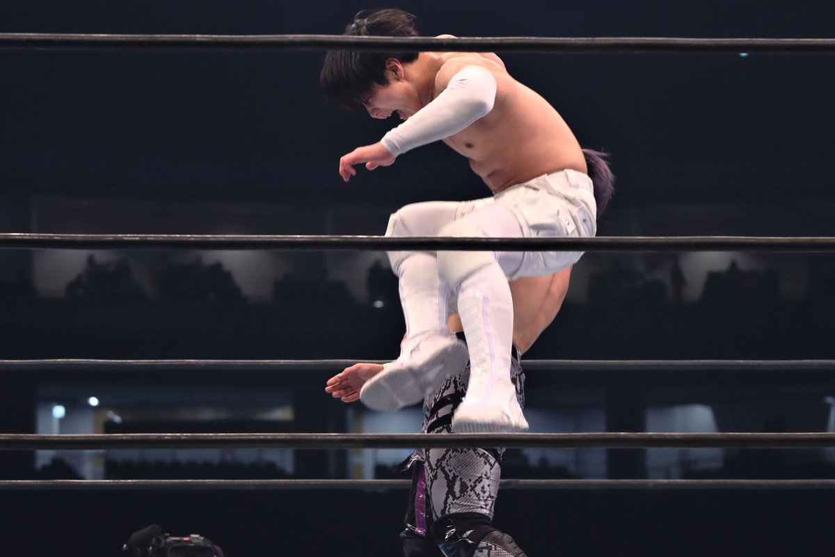 adako0180's tweet photo. #新日本プロレス #njpw #njwk16 #njwk16Day2 #YOH #directdriver #CHAOS
(2022.1.5 東京ドーム) https://t.co/tVHpVPmOGA