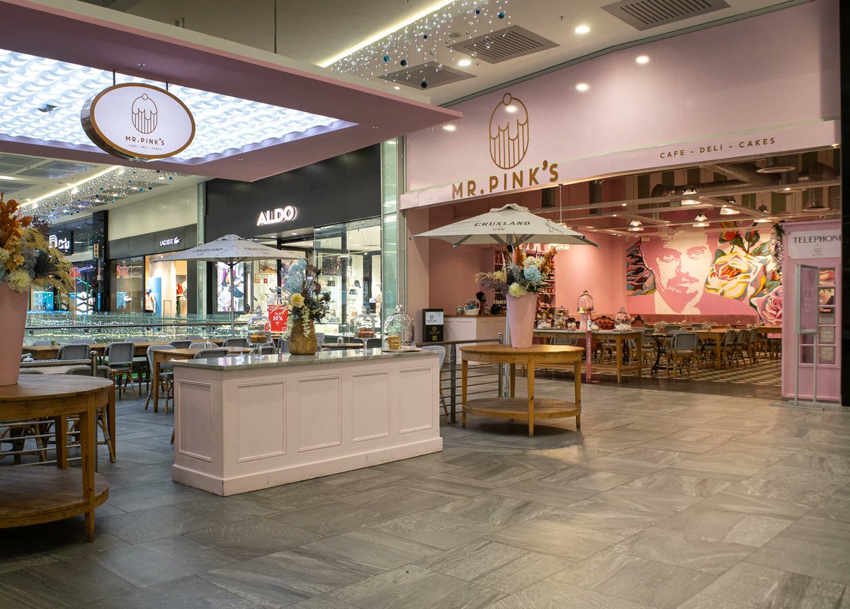 BaywestmallPE's tweet photo. Is breakfast really the most important meal of the day? 🍳 Brunch at the brand-new #mrpinks is the most glamorous, so it wins the top spot in our books 😉
Turn a late brekkie into a feast with eggs Benedict, avocado toast, fluffy flapjacks, and fried chicken and waffles 🥞 https://t.co/Ooo03fs6nF