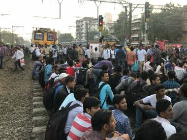 AspirantNivetha's tweet photo. #RailwayMinister_SaveStudentsLife
Railway minister @AshwiniVaishnaw Sir, don't spoil the future of youth. The government should listen to the RRB NTPC candidates and consider their demands......,.. 

#RRBNTPC_1student_1result https://t.co/SzeZfEUAgx