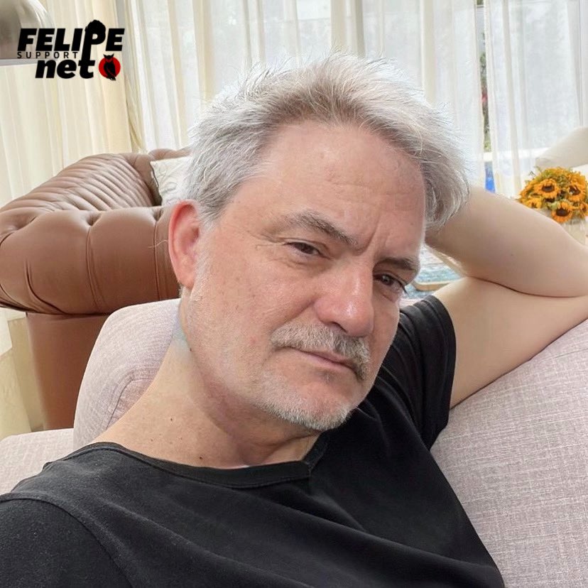 SupportFeNeto's tweet photo. O @felipeneto hoje https://t.co/5tsvANPEpv