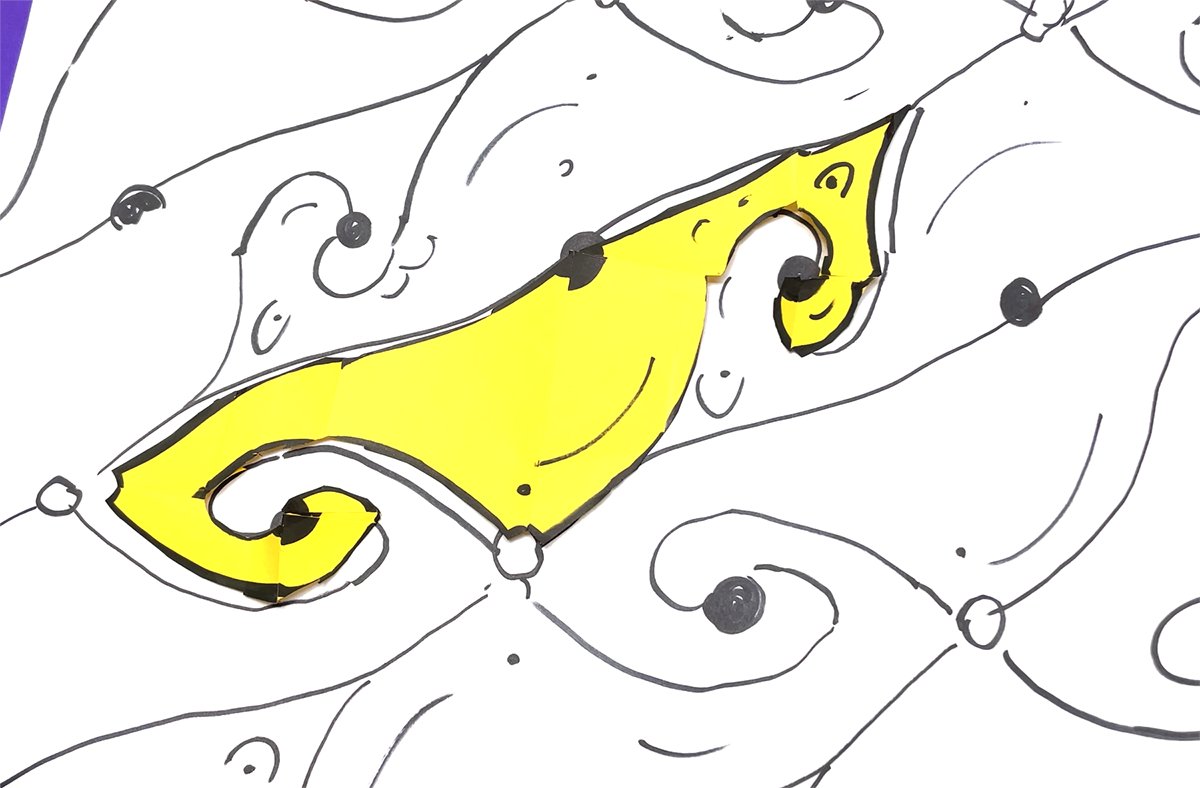 Another Tooti Tooti video up! Make your own symmetrical designs from a plain envelope. 
youtube.com/watch?v=5MihLM…