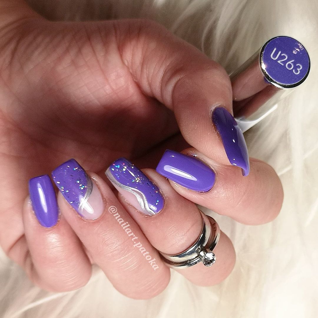 UmikkP's tweet image. Beautiful violet with shimmering particles and a bit of silver. 💜💜

Nail design from Instagram: nailart.patoka 

Violet colour U263 from 21 colours set All Year Colours

👉Shop with Umikk on Amazon UK&amp;amp;EU

#umikknail #purplenails #violetnails #glitternails #nails