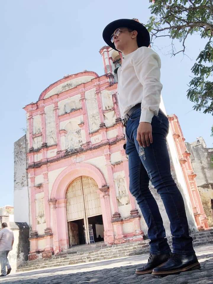 OviLily's tweet photo. Deja que tú corazón viaje ligero. Porque lo que traigas contigo se convierte en parte del paisaje. https://t.co/PWVe8ESC2x