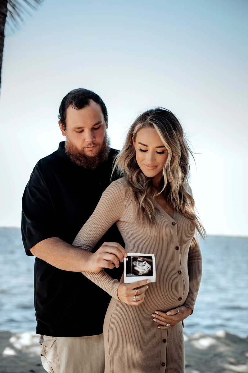 Country_Words's tweet photo. Huge Congrats to Luke and Nicole! https://t.co/JGPxNhpyHf