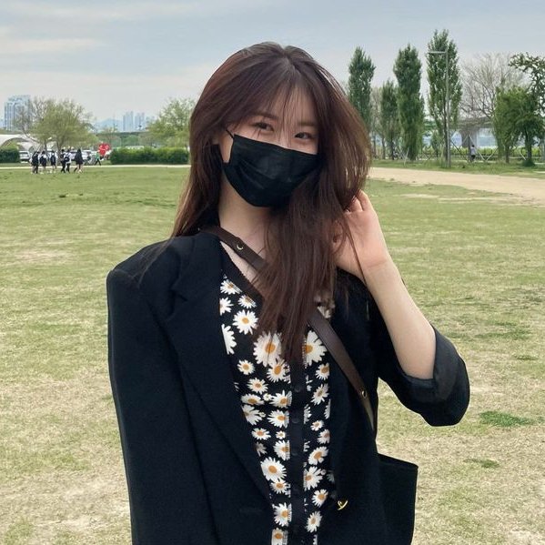 hourchaeyeon's tweet photo. #CHAEYEON #채연 https://t.co/Qy7xHfXRzF