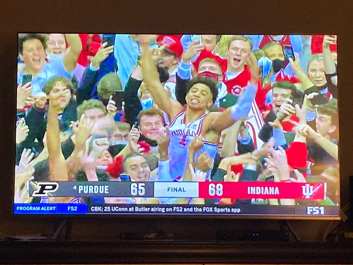 RealJoshuaMeyer's tweet photo. Just a kid from Lafayette… #BIGSHOTROB
 @ChronicHoosier #iubb https://t.co/bZYhDfiJkh