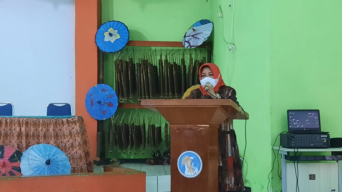 smpn19bdg's tweet photo. Hari ini koperasi SMPN 19 Bandung mengadakan kegiatan RAT yang bertempat di aula sekolah 

Tweeps, tahukah kamu kapan hari koperasi nasional diperingati?

Yaa.. betul. Jawabannya adalah setiap tanggal 12 Juli. https://t.co/XSk7zVJbba