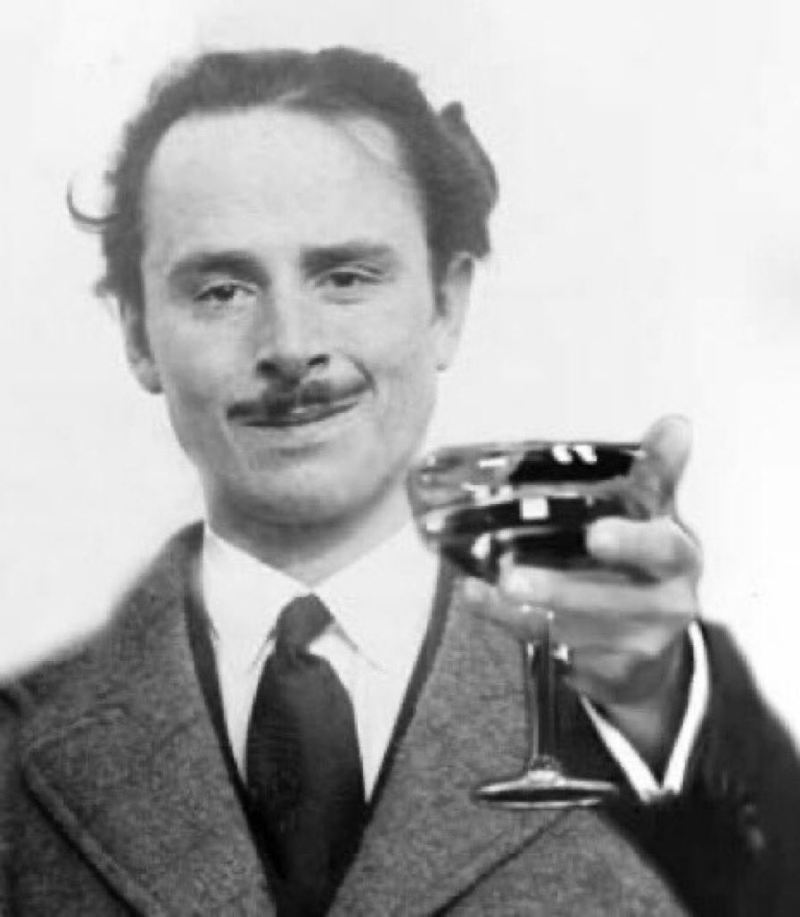 Here’s to the day we will never kneel to our oppressors and betrayers ever again. Here’s to the burning hearts and wild dreams. Hail Victory!