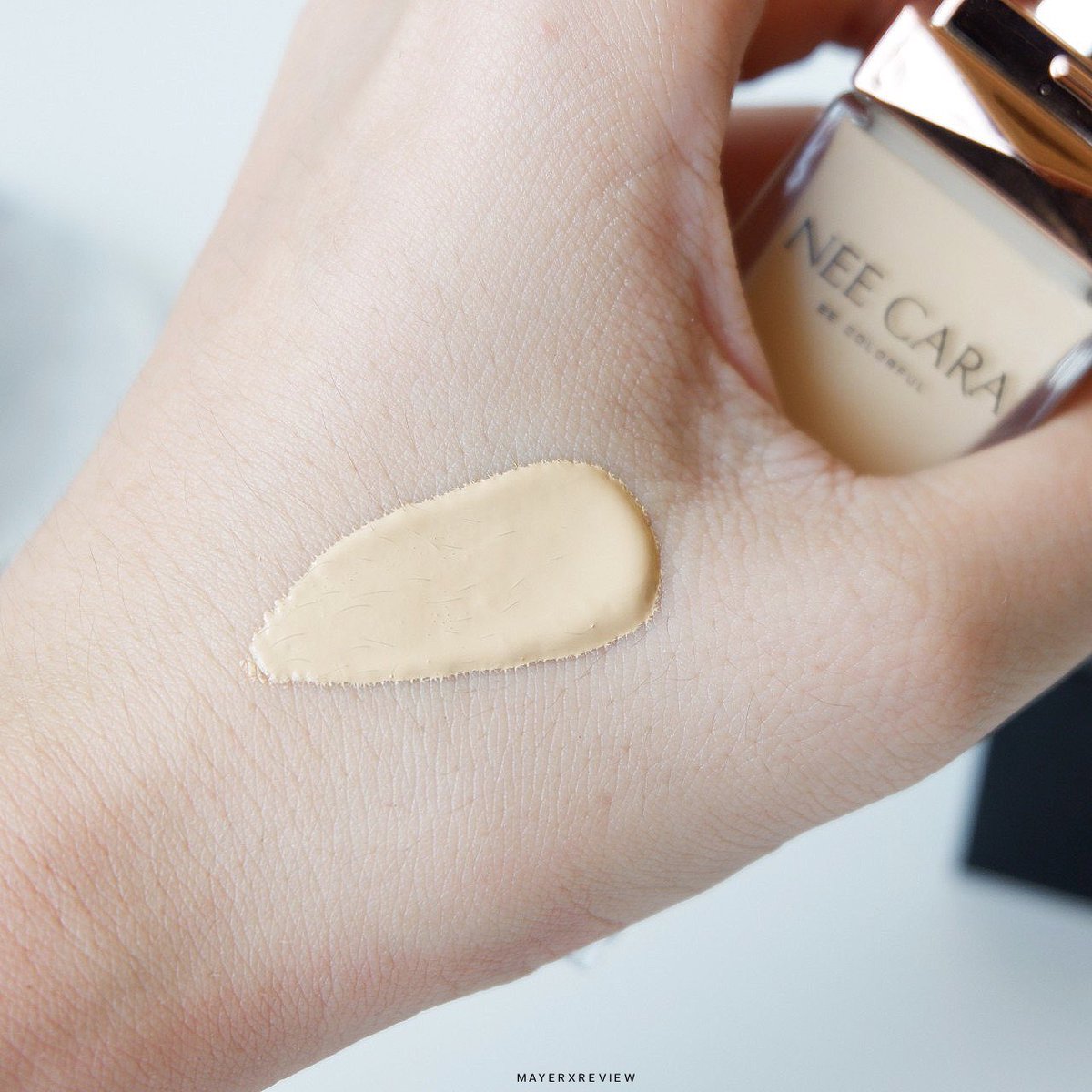 memayerr's tweet image. แกรร ! รองพื้นตัวนี้ของ Nee Cara ทำจึ้งมาก ทาแล้วงานผิวจริ๊งง ปลื้มจนต้องหยิบมาบอกกล่าว เป็นเนื้อแมตต์แต่ไม่แห้งเกินนะ สบายผิว ไม่หนักหน้า แถมไม่เป็นคราบด้วย ทำให้แต่งหน้าง่ายมากๆ ไอเลิฟฟฟ แถมตอนนี้เหลือแค่ 215฿ เอง คนที่ชอบรองพื้นเนื้อแมตต์ต้องมี ! #รีวิวneecara #ใช้ดีบอกต่อ