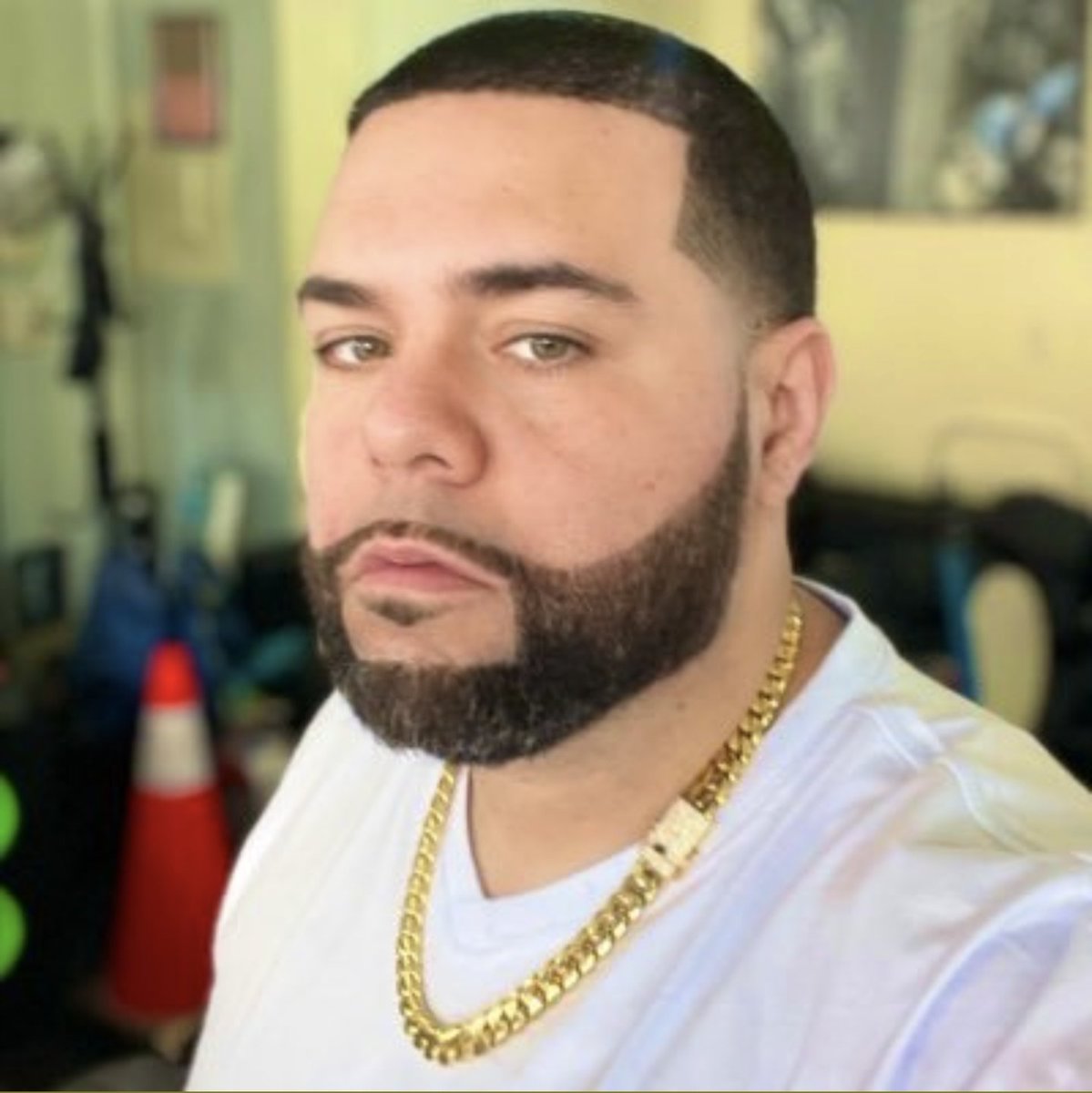 LlegitB's tweet photo. 🖕🏾 this over bloated #mofo for saying I'm #cryptocreep😅😅 dude quite being lame and go work on your weight.
#getthestrap https://t.co/P5sxHg51hE