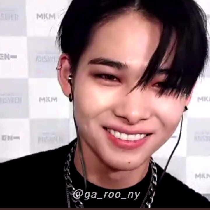 NRK_Central's tweet photo. prettiest smile in the world https://t.co/XHm9Eakyu1