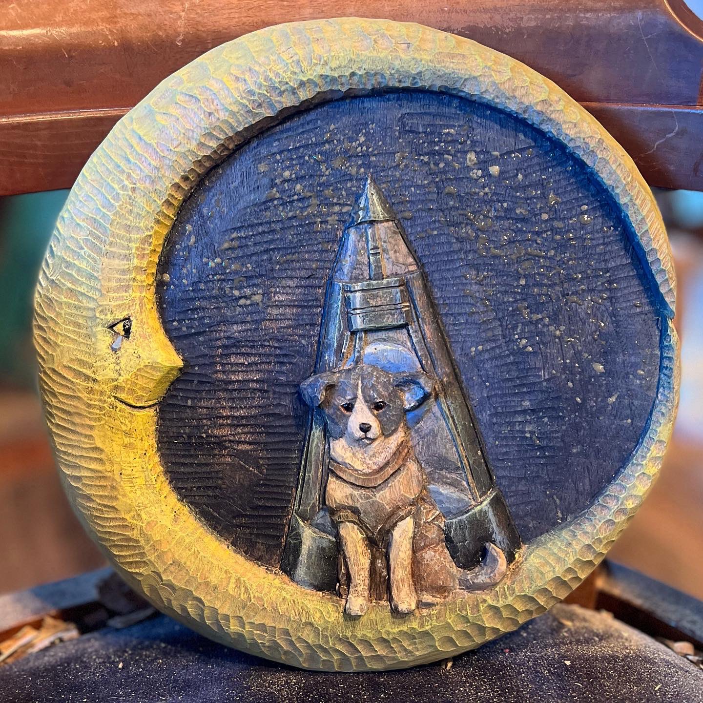 はしもとみお 宇宙へ行った犬 ライカ犬 クドリャフカのレリーフ スプートニク2号とお月様と T Co Exb86ssk Twitter