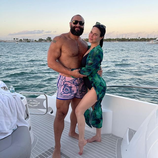 DileepWWE's tweet photo. New Pics of Miro Visits Water World With Wife CJ Perry. @ToBeMiro @TheCJPerry 😘😍❤️👙 https://t.co/m8USRW5KJE